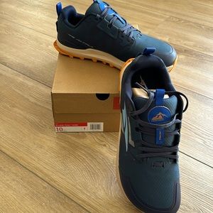 ALTRA MENS Brand NEW in box Lone Peak Trail Shoes